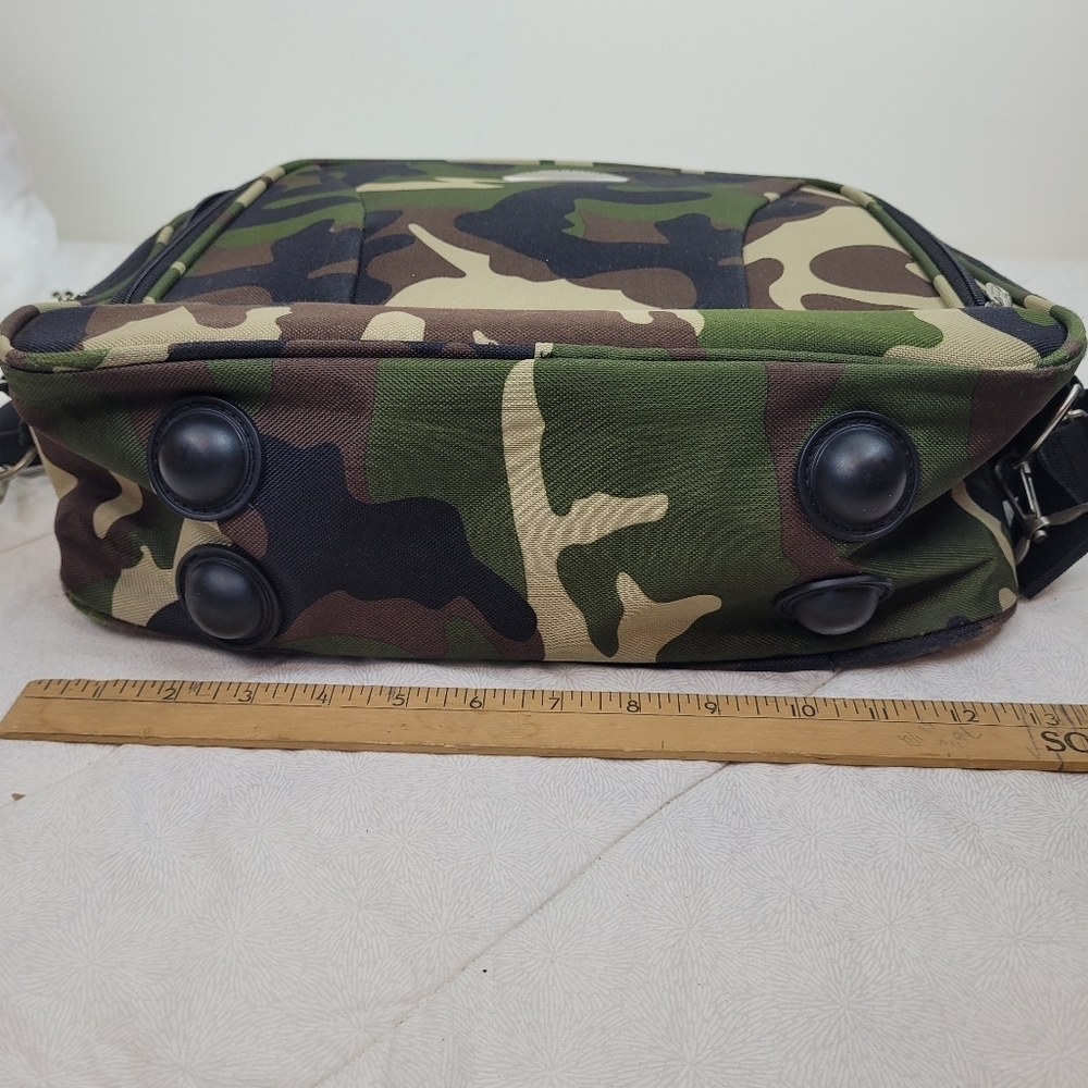 Rockland Small Carryon Travel Bag Green Camo Outside Zip Pockets Shoulder Strap - Picture 5 of 10